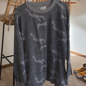 American Eagle camp crew neck